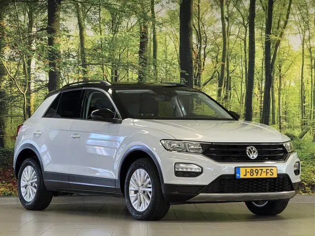 Volkswagen T-Roc 1.5 TSI Sport | Apple Carplay | Android Auto | Navigatie | Camera | Adaptieve Cruis...