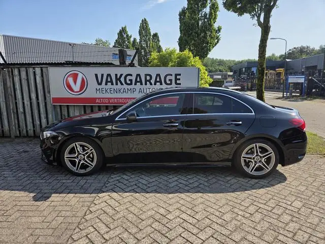 Mercedes-Benz A-klasse 200 Launch Edition Premium AMG Line 18"/Dodehoek/Keyless/360 camera/Sfeerverl...