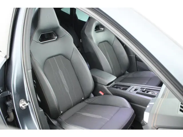 CUPRA Formentor 1.4 e-Hybrid 245pk VZ Performance Camera Stoelverwarming Keyless Panoramadak Led Nav...