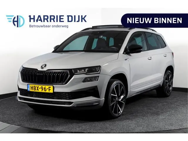 ŠKODA Karoq 1.5 TSI ACT Sportline Business 150 PK | S/K-Panodak | Dig. Cockpit | Adapt. Cruise | Sto...