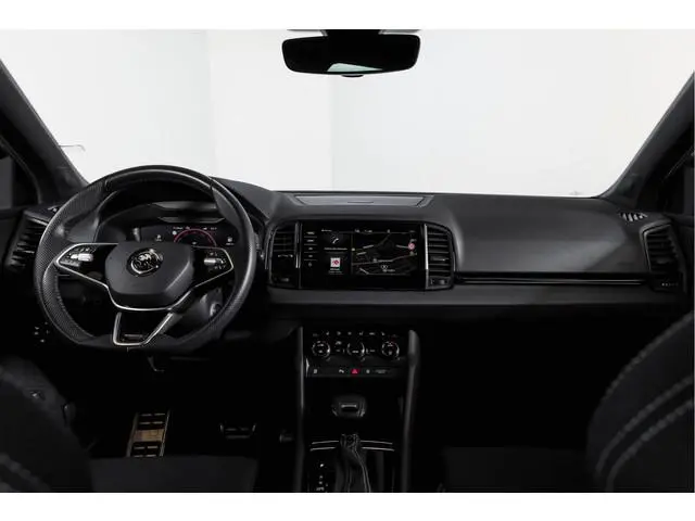 ŠKODA Karoq 1.5 TSI ACT Sportline Business 150 PK | S/K-Panodak | Dig. Cockpit | Adapt. Cruise | Sto...