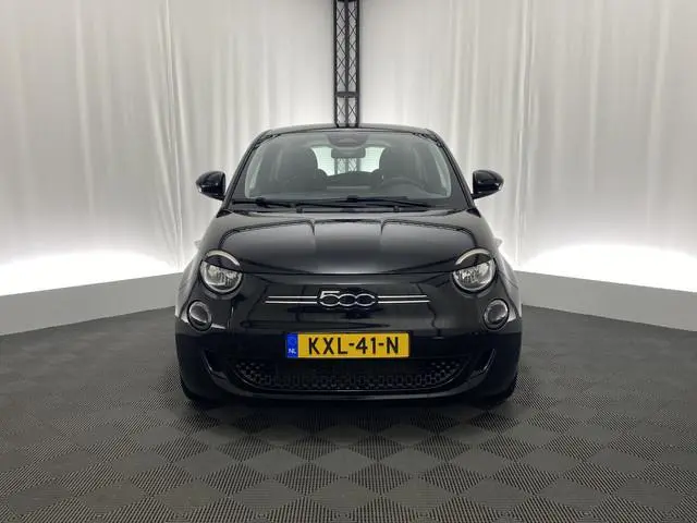 Fiat 500 RED 42 kWh 94% SOH Automaat | CarPlay | Cruise Control | Climate Control | LMV 16'' | Bluet...