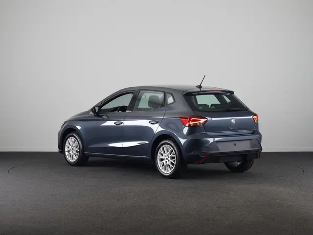 SEAT Ibiza Style Plus 1.0 EcoTSI 95PK | Magnetic Tech Metallic | Park Assist | Apple Carplay | Cruis...