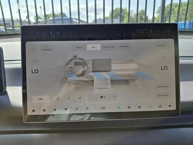 Leapmotor C10