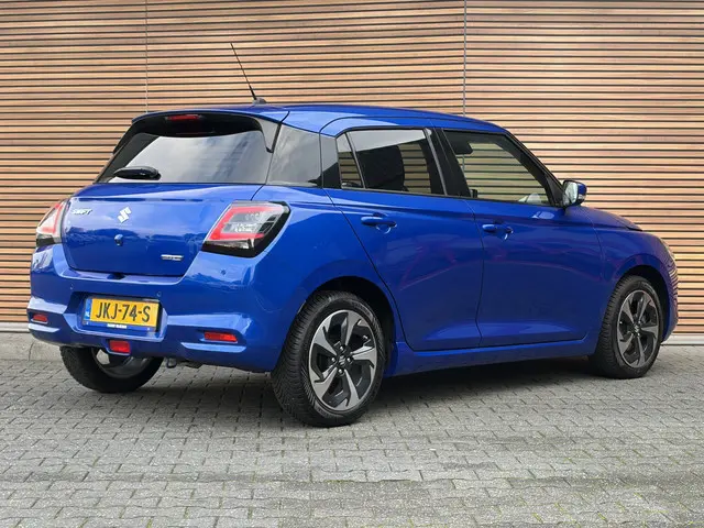 Suzuki Swift 1.2 Style Smart Hybrid Navi / Clima / Adapt. Cruise / Carplay / Dodehoek!