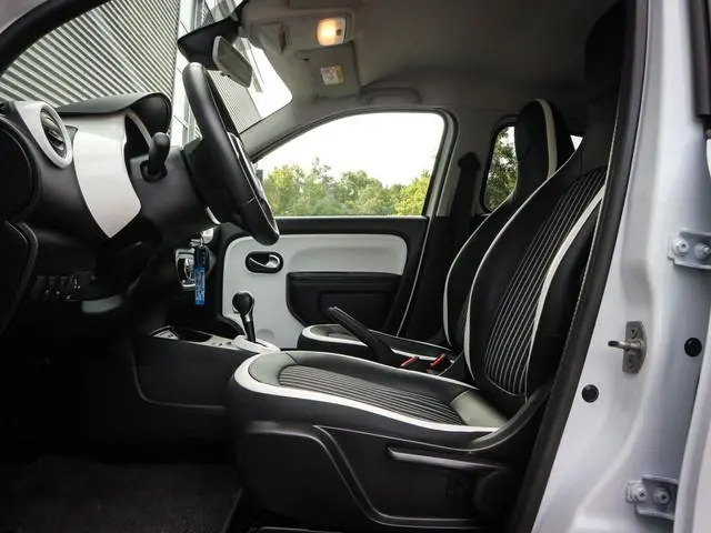 Renault Twingo Z.E. R80 E-Tech Techno 22 kWh Airco | Navi | Cruise | Camera | Pdc | Lichtmetaal | SO...