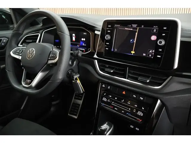 Volkswagen T-Roc 1.5 TSI 150pk DSG R-Line Trekhaak Camera Stoelverwarming Massage Virtual Cockpit Na...