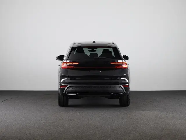 Skoda Kodiaq 1.5 TSI PHEV Sportline Business | Panoramadak | Trekhaak | Light & View | Elektr. bestu...