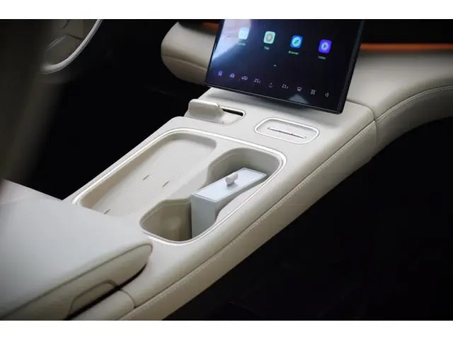 NIO EL6