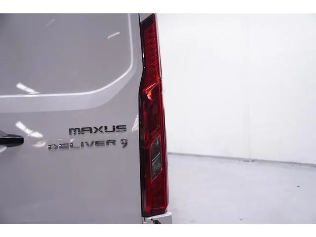Maxus Deliver9