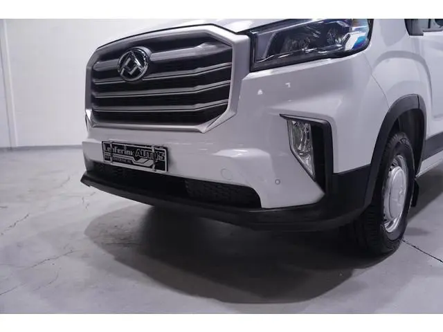 Maxus Deliver9