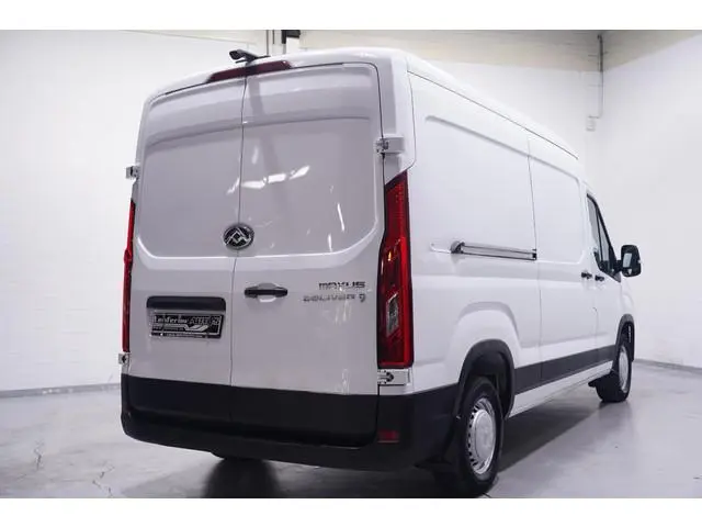Maxus Deliver9