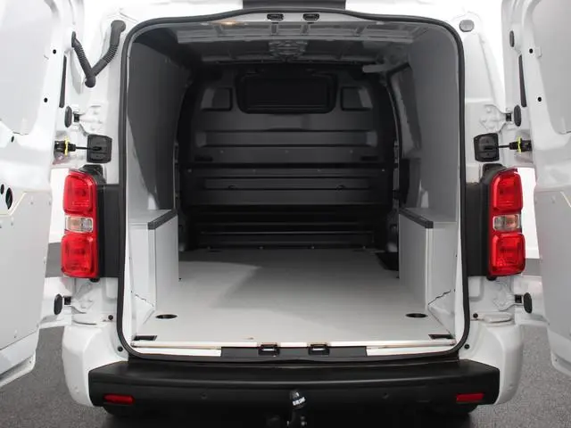 Opel Vivaro 2.0 L3 Automaat Apple Carplay /  Android Auto Parkeersensoren V+A Trekhaak Camera Naviga...
