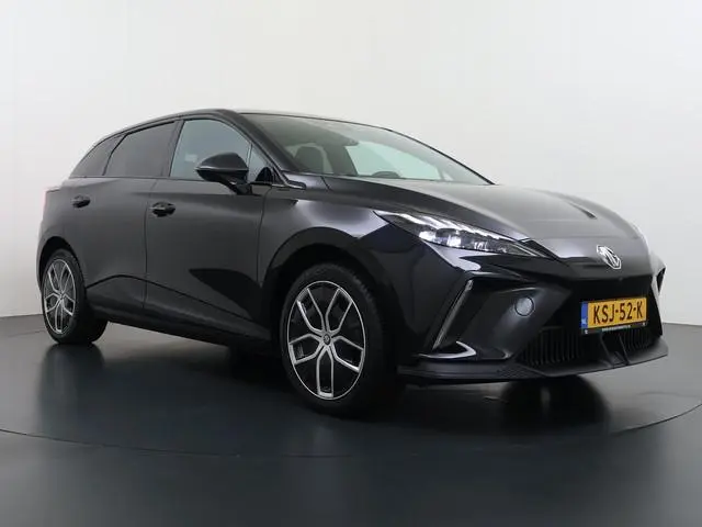 MG MG4 Electric Luxury 64 kWh LONG RANGE | SOH 100% | ONDERHOUD GEHAD BIJ DE DEALER DIRECT LEVERBAAR...