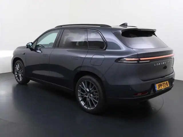 Leapmotor C10