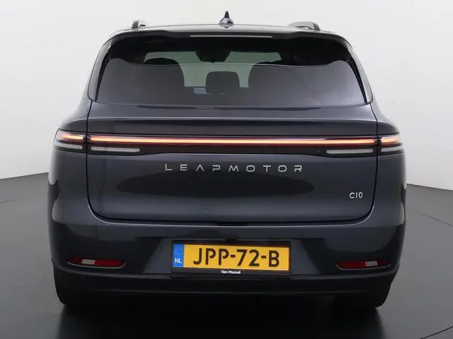 Leapmotor C10