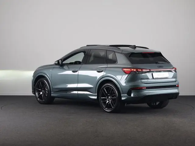 Audi Q4 e-tron S edition quattro performance 82 kWh 340pk | Panoramadak | 1 inch Lichtmetalen velgen...