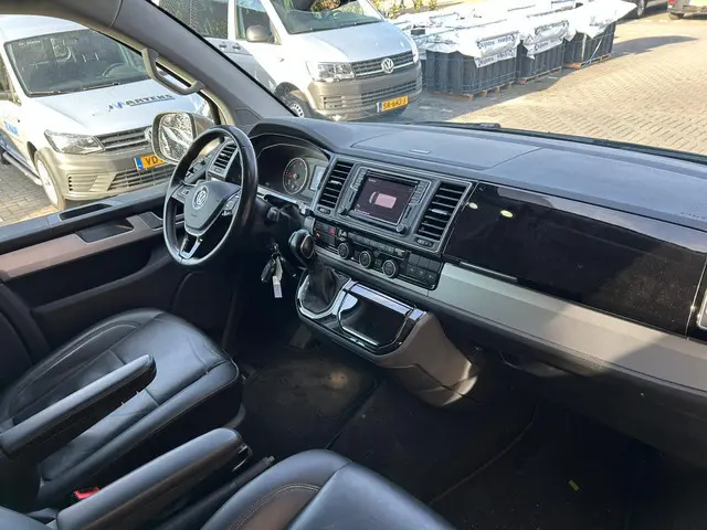 Volkswagen Transporter 2.0 TDI 204pk DSG L1H1 Caravelle Marge Leder Navigatie Trekhaak Led Koplampen...