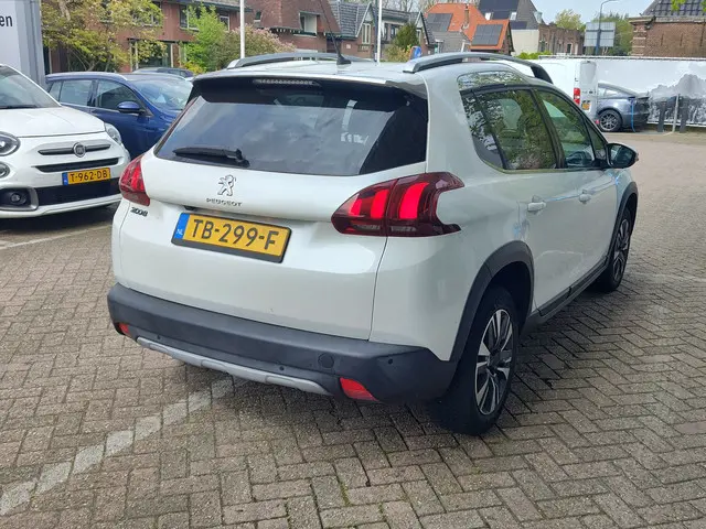 Peugeot 2008 1.2 PT ALLURE A/T Volautomaat | met APK tot 28-6-26