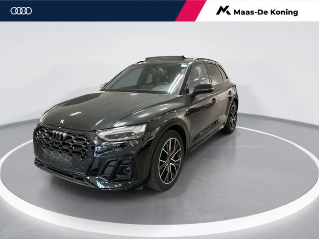 Audi Q5 55 TFSIe 367pk S-tronic S edition Competition · Panoramadak · Camera · Luchtvering · Elek. A...
