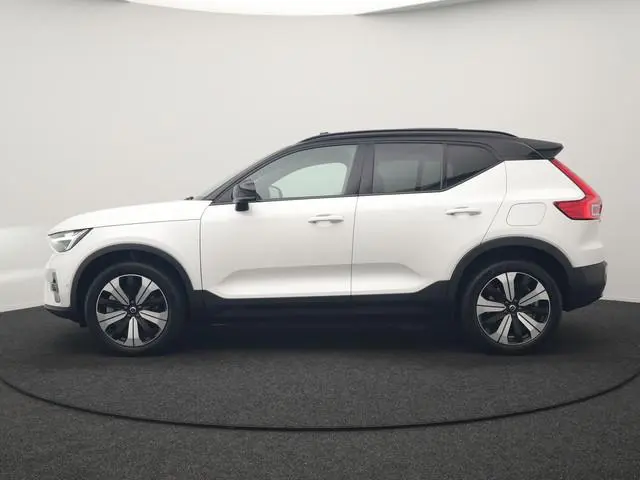 Volvo XC40 Recharge Ultimate 69 kWh 232pk Dealer O.H | Panodak | 360 Camera | Adaptive Cruise | Harm...