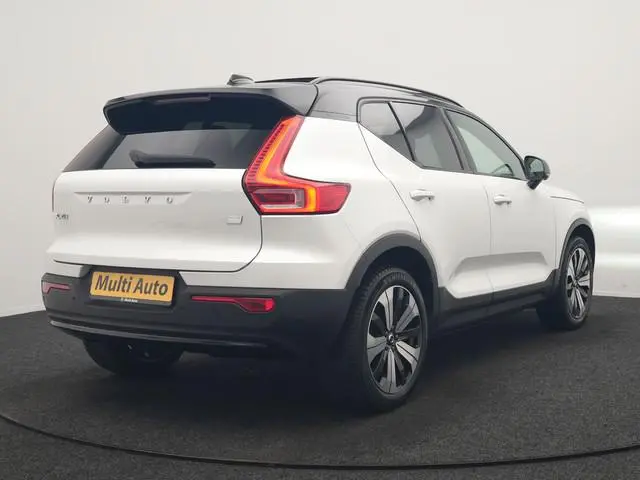 Volvo XC40 Recharge Ultimate 69 kWh 232pk Dealer O.H | Panodak | 360 Camera | Adaptive Cruise | Harm...