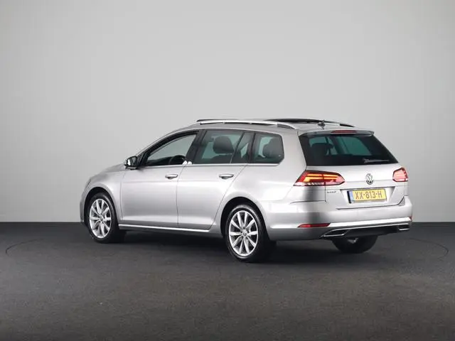 Volkswagen Golf Variant 1.0 TSI Highline 115PK | Panoramadak | Digitaal dashboard | Navigatie | Stoe...