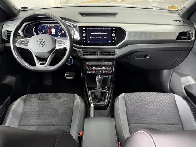 Volkswagen T-Cross 1.5 TSI 150pk Style R-Line | Navi | 18" | ACC | Dodehoek | Camera | Carplay |