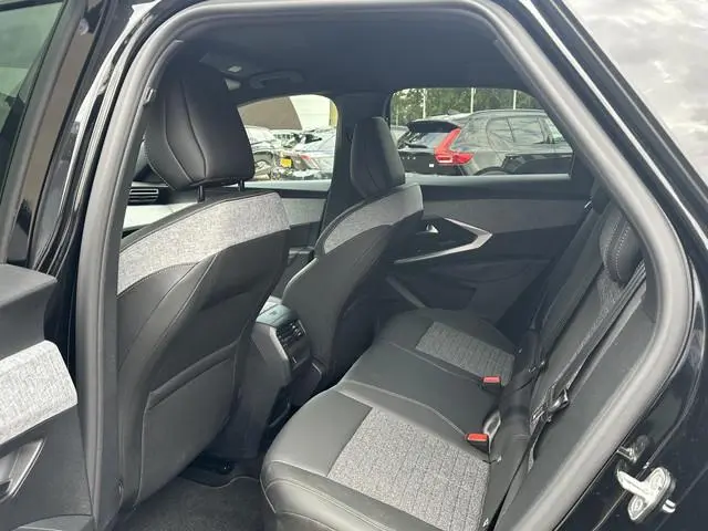 Peugeot e-3008