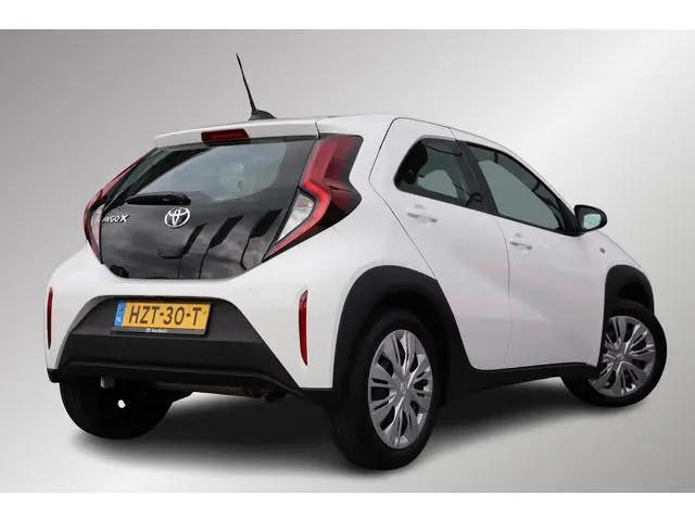 Toyota Aygo X 1.0 VVT-i MT Play, Apple Carplay, Android Auto, Cruise Control, Camera, Airco!