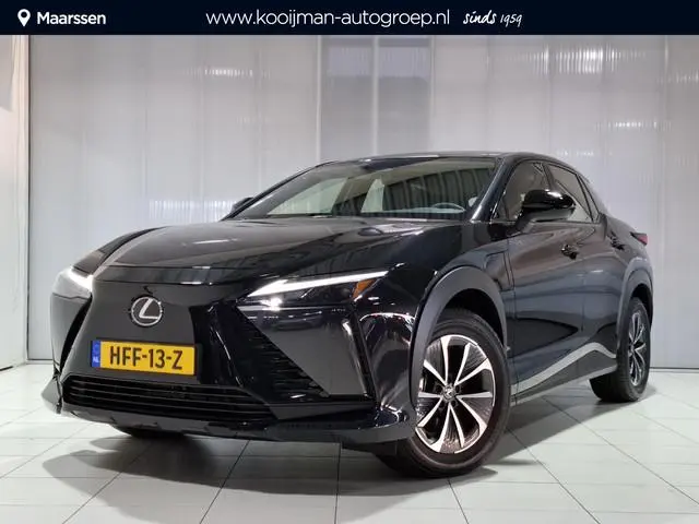 Lexus RZ 450e Comfort Line 71 kWh | 4WD| NIEUW | 17% bijtelling | Dodehoek detectie | Stoelverwarmin...