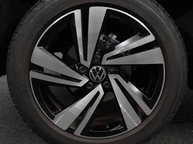Volkswagen T-Roc 1.5 TSI R-Line + IQ Drive pakket Automaat Climate control Adaptieve cruise control...
