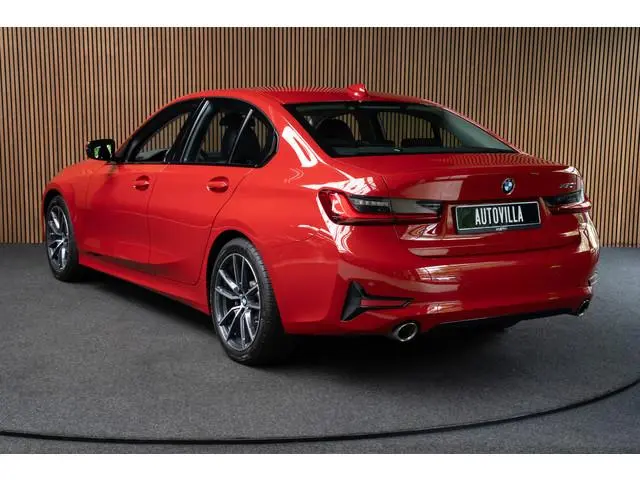 BMW 3-serie 330i High Exe Leer Navi ACC PDC Virtual Climate (3-zone) PDC LM velgen