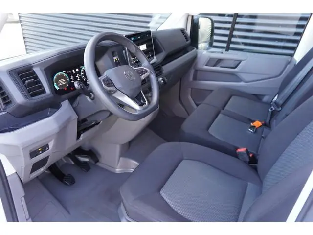 Volkswagen Crafter 140pk Facelift  L4 Dubbele cabine 7-zit Open laadbak  Trekhaak Apple carplay Park...