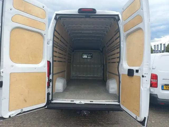 Fiat Ducato 35 2.3 MultiJet L4H3 | Camera | Parkeersensoren | Trekhaak | Houten vloer in laadruimte