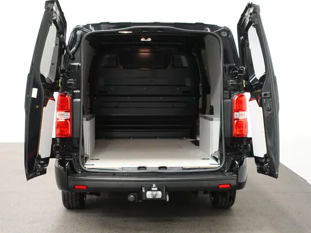 Peugeot Expert 2.0 BlueHDI 145PK L3 Automaat Cruise control Trekhaak Carplay Navigatie Airco