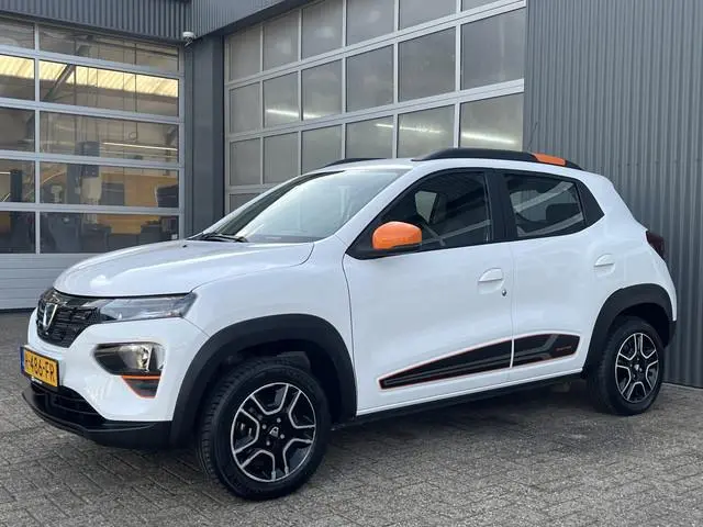 Dacia Spring Comfort Plus 27 kWh Airco Telefoonverbinding Navigatiesysteem Oplaadkabel Stuurwielbedi...