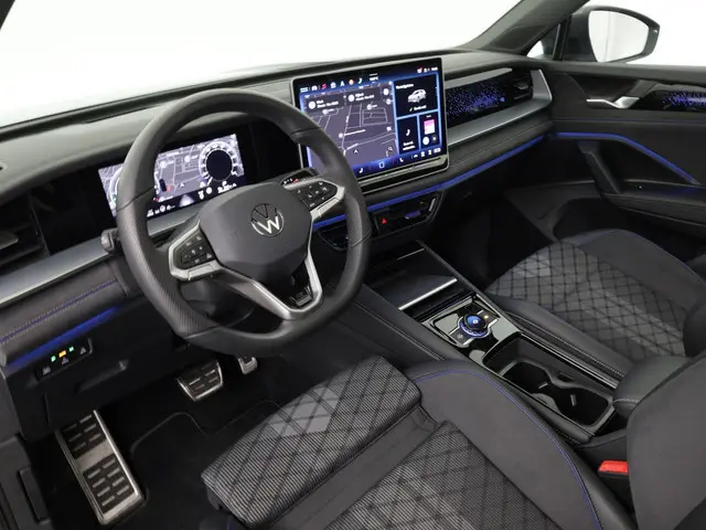 Volkswagen Tayron 1.5 eHybrid 204 pk R-Line Edition | Panoramadak | IQ Light| 360 camera | Carplay |...