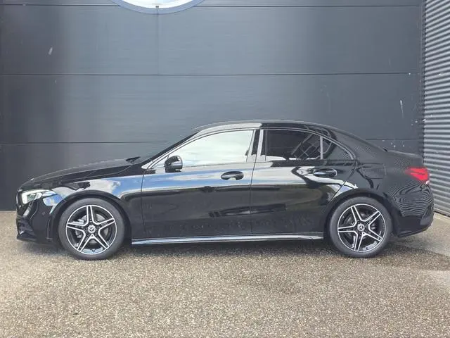 Mercedes-Benz A-klasse 180 Business Solution AMG Night Pakket| LED| Sfeerverlichting|Stoelverwarming...