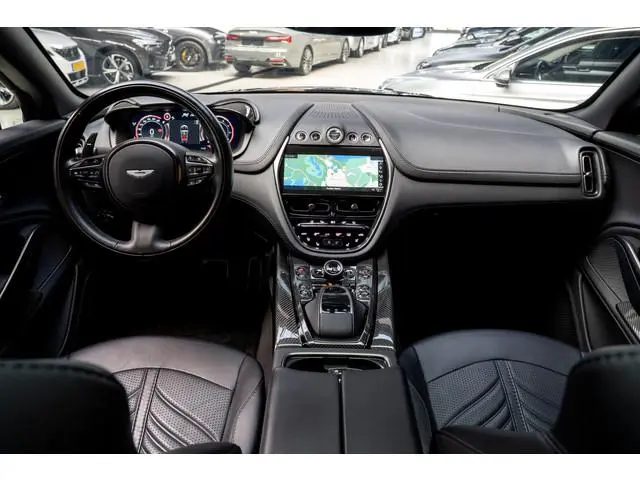 Aston Martin DBX