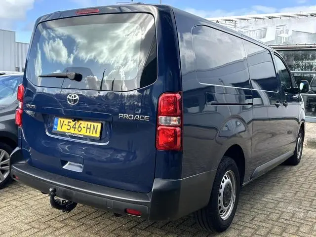 Toyota PROACE Worker 2.0 D-4D Cool Comfort Long 122PK | 2e Eigenaar | NL AUTO | NAP | Trekhaak | Cru...