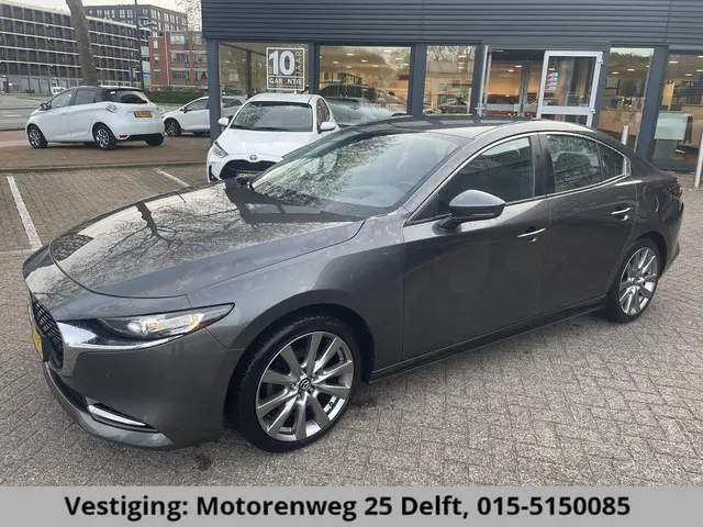 Mazda 3 2.0 e-SkyActiv-X M Hybrid 186 Comfort . STUUR & STOELVERWARMING . BOSE AUDIO  . NAVIGATIE .