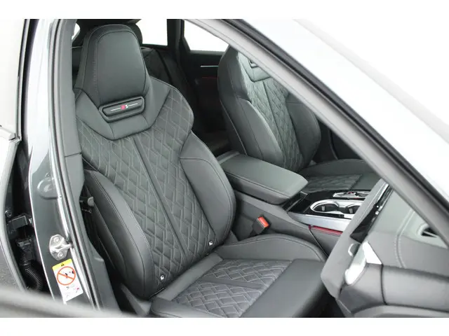 Audi A6 Avant 2.0 e-hybrid 367pk quattro S edition Competition Trekhaak 360Camera Head-Up B&O Leder...