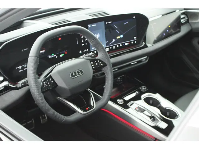 Audi A6 Avant 2.0 e-hybrid 367pk quattro S edition Competition Trekhaak 360Camera Head-Up B&O Leder...