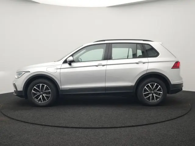 Volkswagen Tiguan 1.4 TSI eHybrid Life PHEV 245pk | Trekhaak Af Fabriek | Adaptive Cruise | Stoelen...