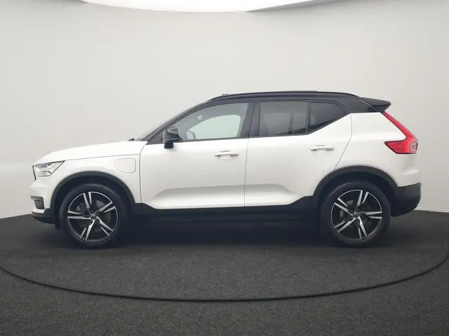 Volvo XC40 T5 Recharge R-Design PHEV 262pk Dealer O.H. | Panodak | Adaptive Cruise | 360 Camera | Ha...