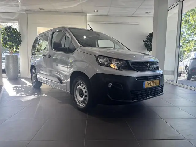 Peugeot Partner 1.5 BlueHDI Premium | Automaat | Navigatie | Parkeersensoren | Trekhaak