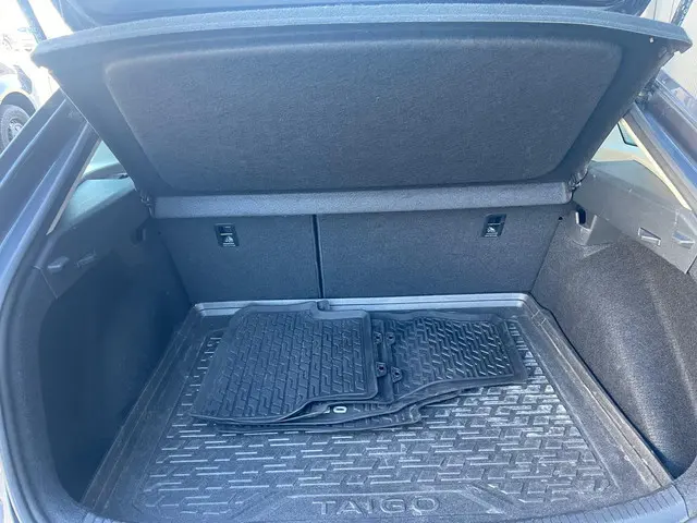 Volkswagen Taigo 1.5 TSI R-Line Business DSG Automaat  Bj 2022 Km 38177, trekhaak, achteruitrijcamer...