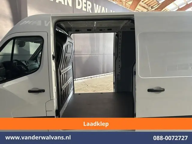 Renault Master 2.3 dCi 150pk L2H2 Euro6 Airco | Laadklep | 2x Zijdeur | Camera | Navigatie | LED | C...