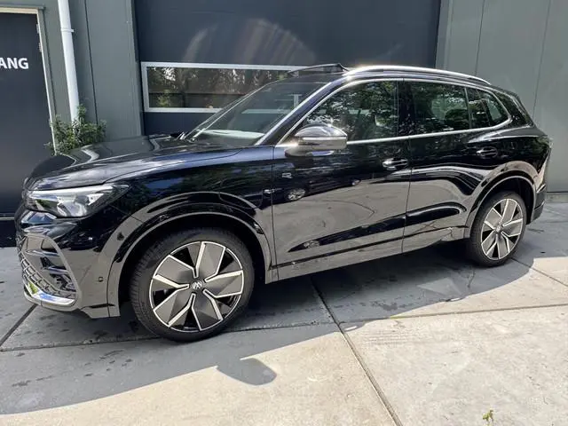 Volkswagen Tiguan 1.5 272pk eHybrid R-Line Edition Virtual Cockpit Panoramadak Trekhaak Massage Came...